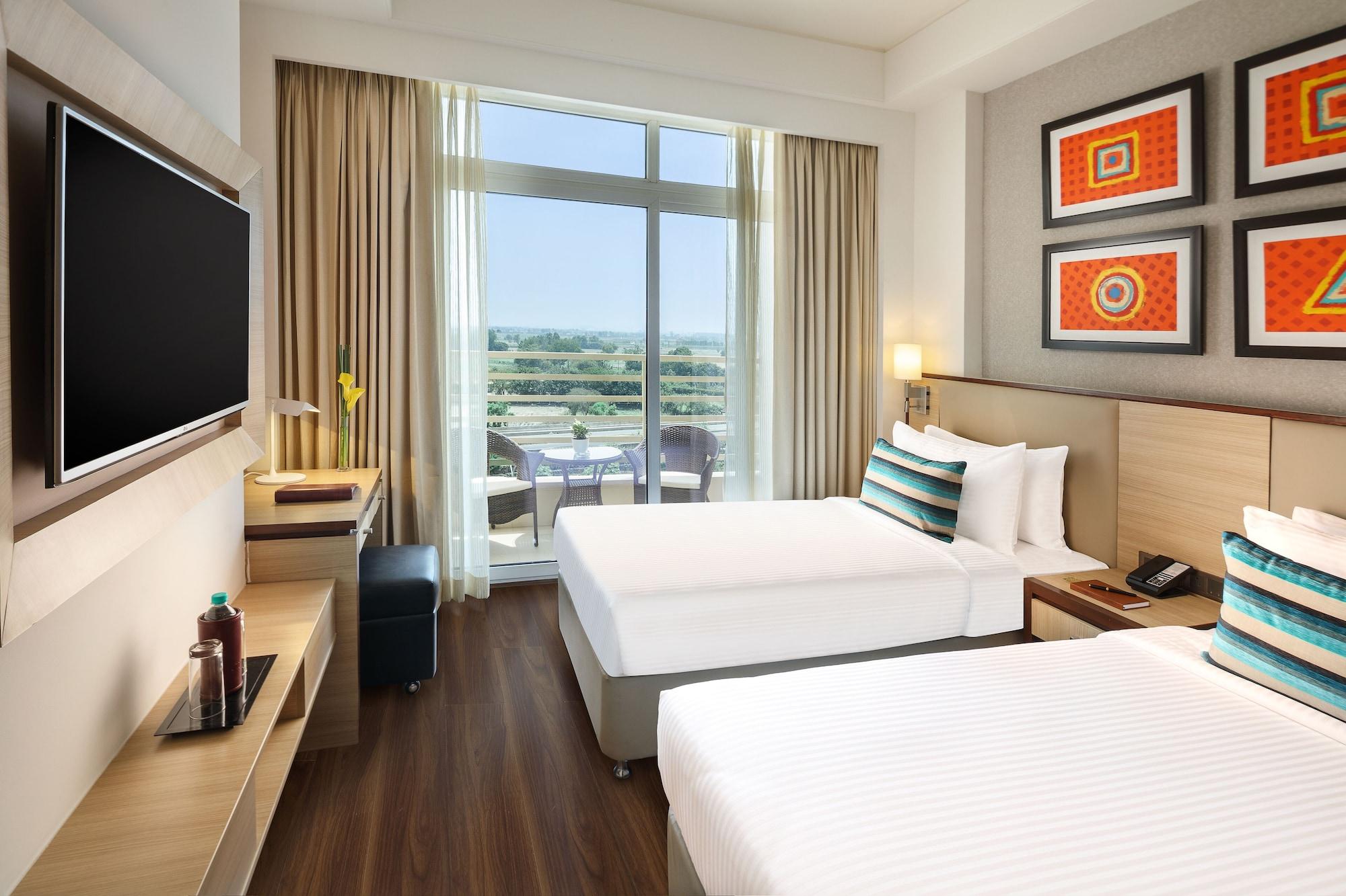 Sandal Suites By Lemon Tree Hotels Noida Dış mekan fotoğraf