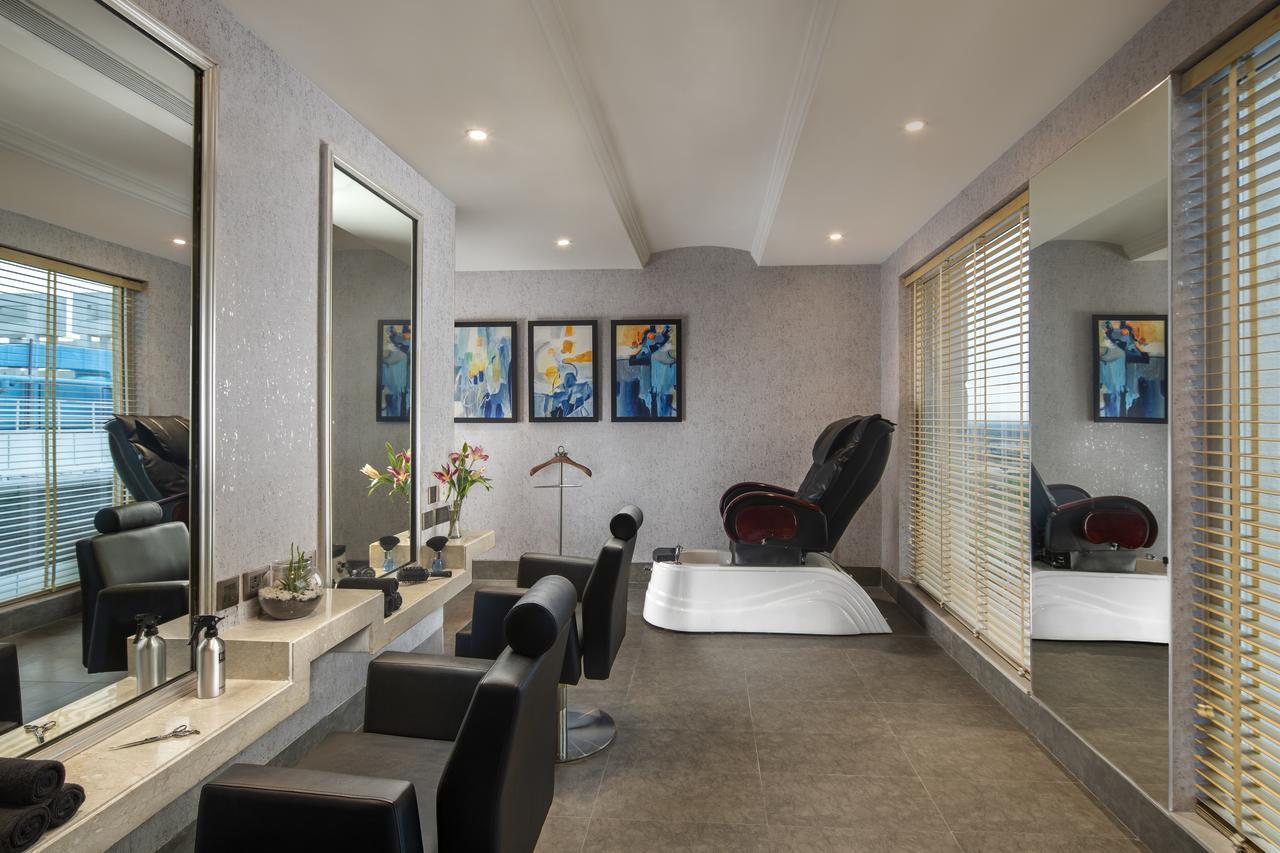 Sandal Suites By Lemon Tree Hotels Noida Dış mekan fotoğraf