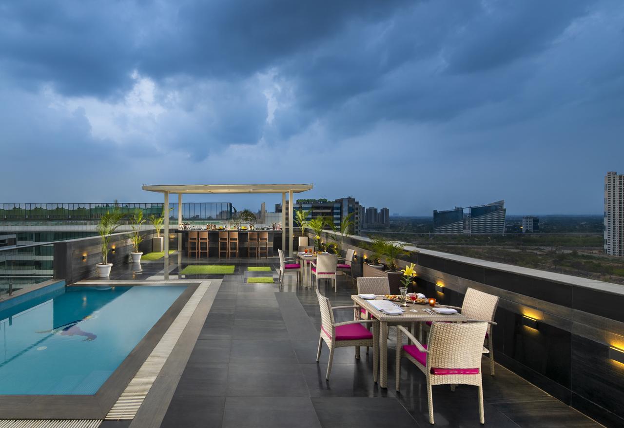 Sandal Suites By Lemon Tree Hotels Noida Dış mekan fotoğraf